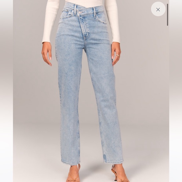 Abercrombie & Fitch Denim - Abercrombie and Fitch Ultra High Rise 90s Straight Jean Light Criss-Cross